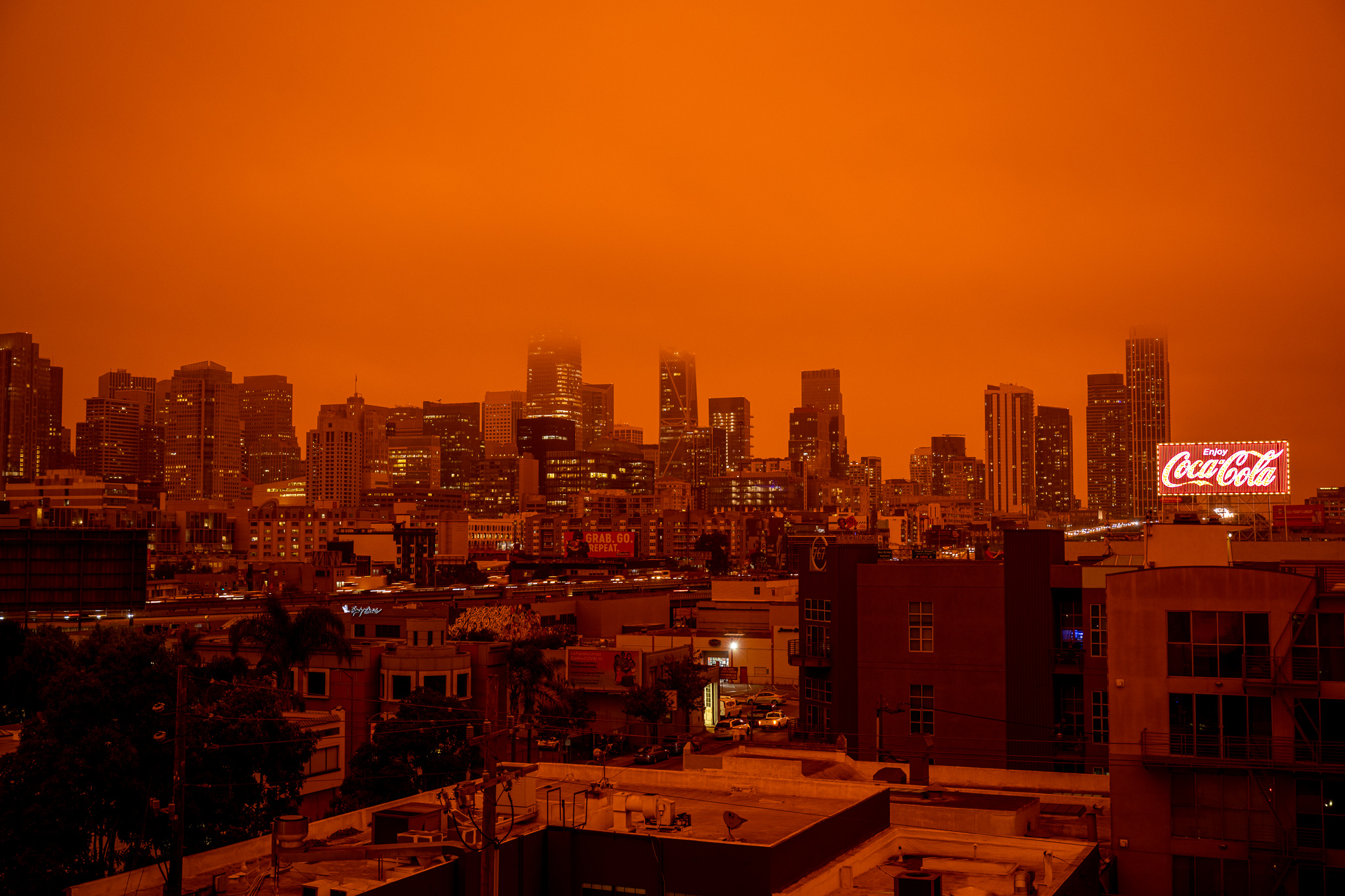 an unforgettable day in San Francisco during wildfires that can only be interpreted as the apocalypse (see more here)